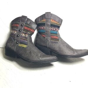 Steve Madden tribe design western botties 7.5 gray